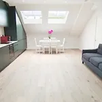 Luxurious And Modern 3B3B Apartment In Hammersmith