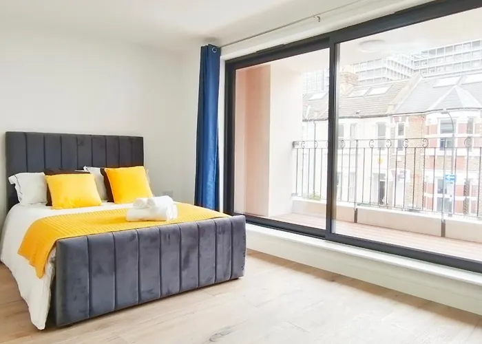 Luxurious And Modern 3B3B Apartment In Hammersmith