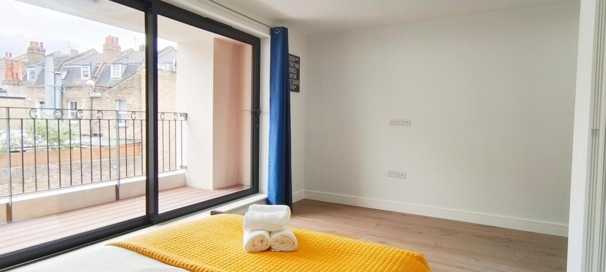 Luxurious And Modern 3b3b In Hammersmith *